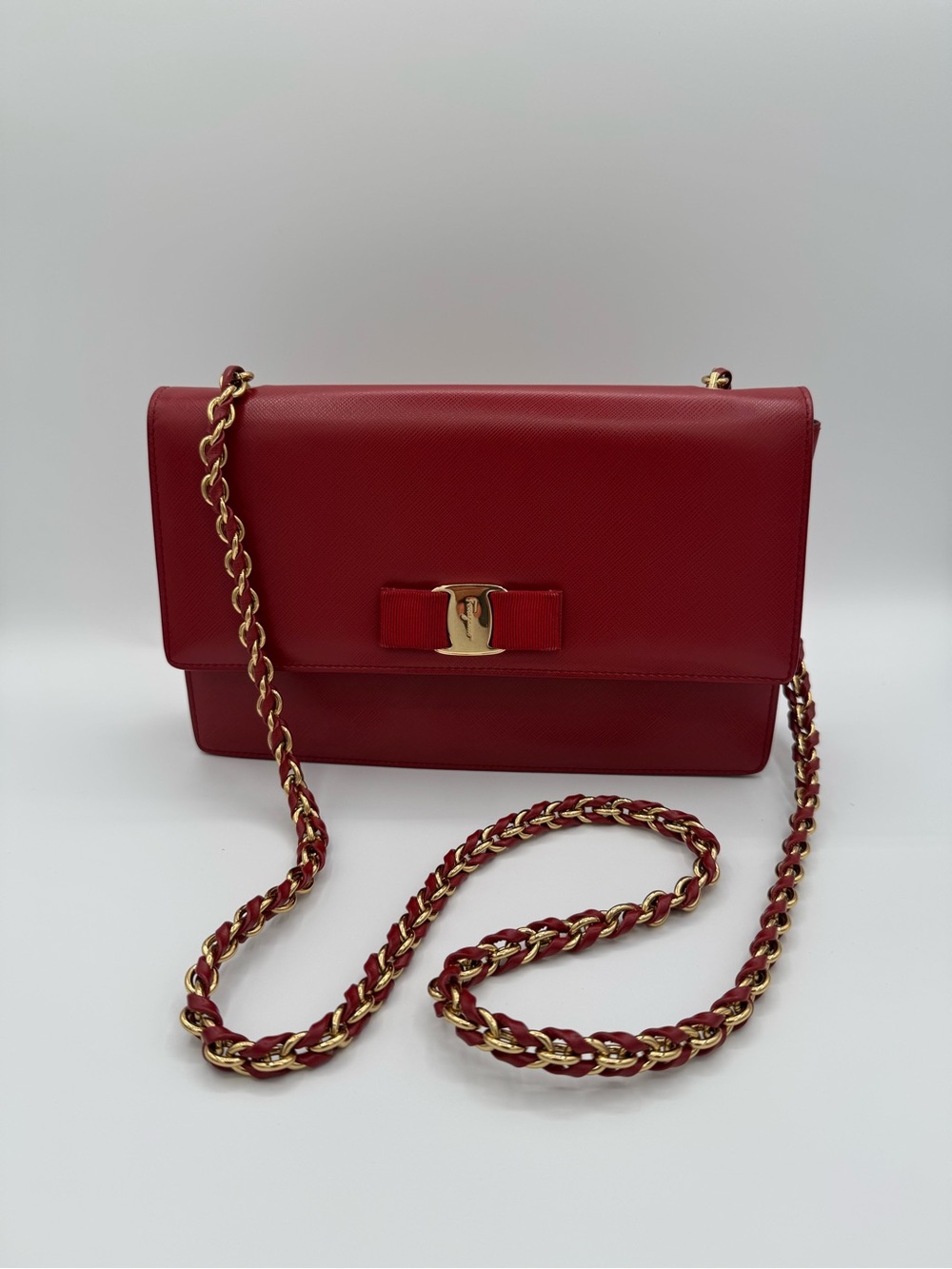 SALVATORE FERRAGAMO GINNY SAFFIANO SHOULDER BAG CALFSKIN RED